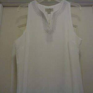 GREEK GODDESS WHITE FLOWING SLEEVELESS CREPEY DRESS EMBROIDERY NECK NWT LG